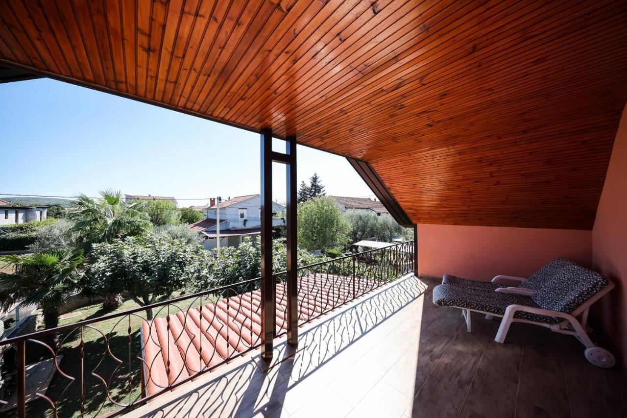 Apartment Ruza Sukošan Esterno foto